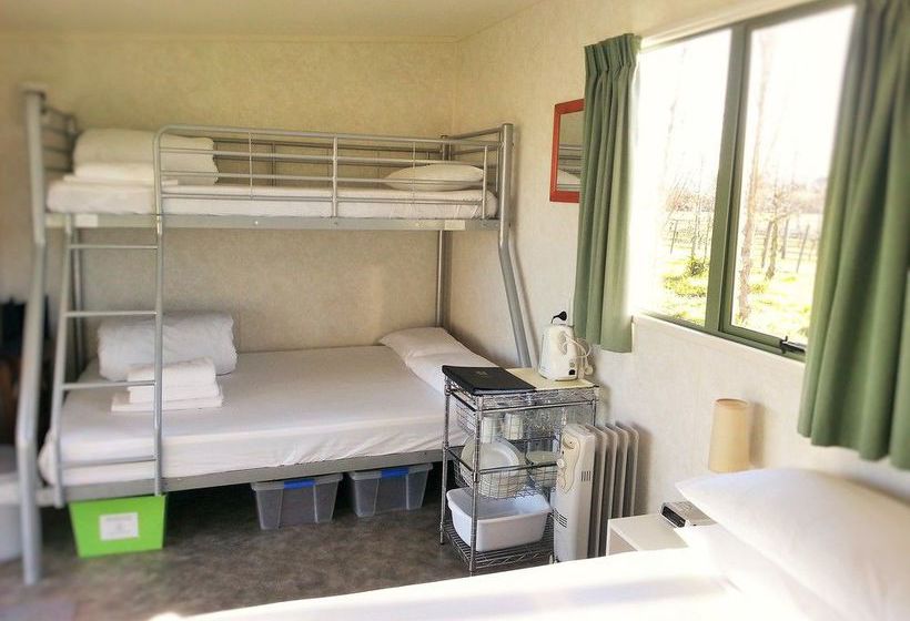 Hotel Martinborough Top 10 Holiday Park 3