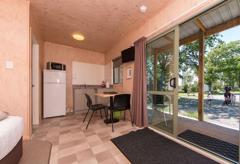 Hotel Martinborough Top 10 Holiday Park 7