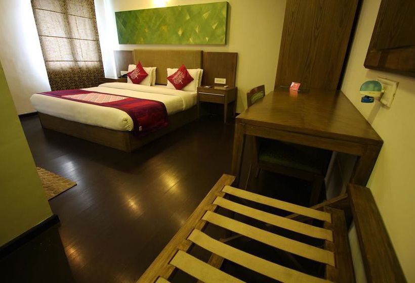 Hotel Oyo Premium Gujarat College Ellisbridge 10