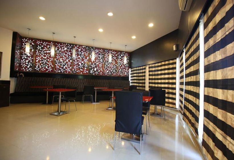 Hotel Oyo Premium Gujarat College Ellisbridge 12