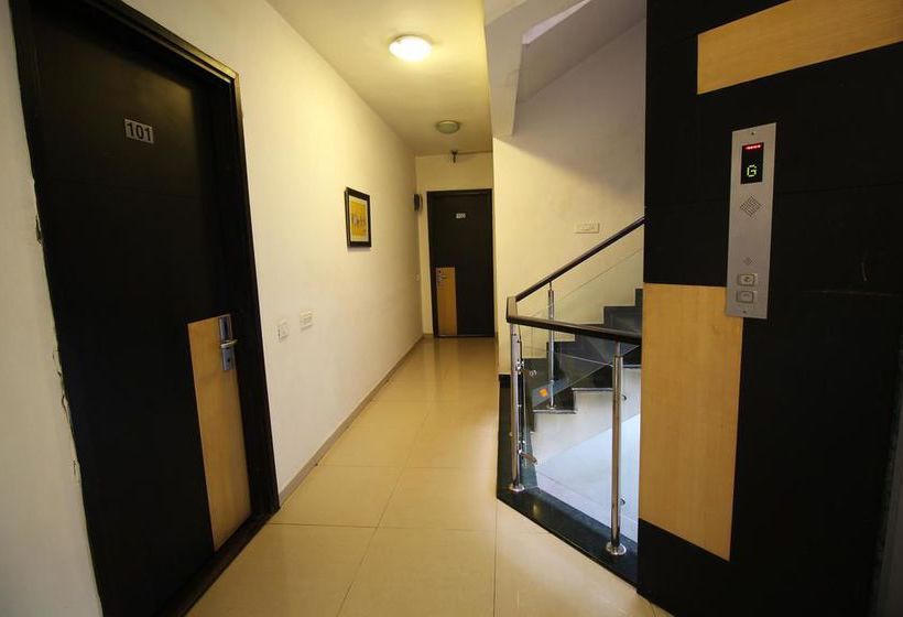 Hotel Oyo Premium Gujarat College Ellisbridge 14