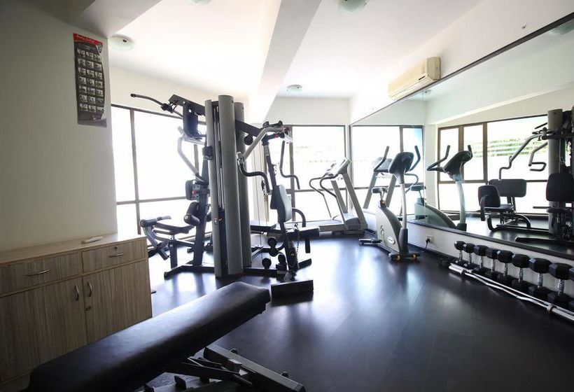 Hotel Oyo Premium Gujarat College Ellisbridge 15