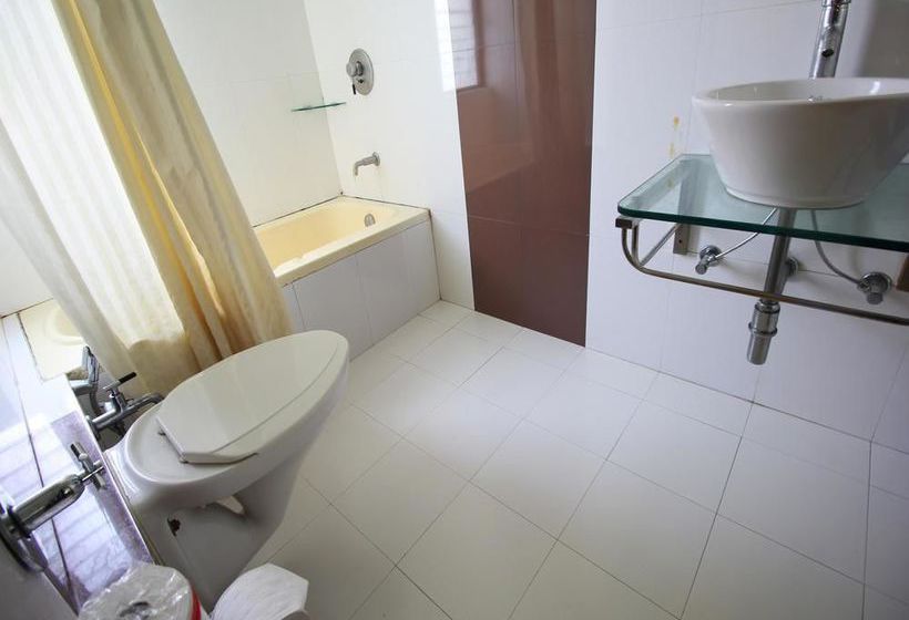 Hotel Oyo Premium Gujarat College Ellisbridge 19