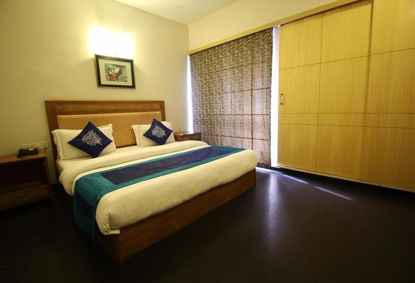Hotel Oyo Premium Gujarat College Ellisbridge 7
