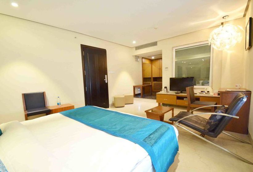 Hotel Oyo Premium Chappan Dukan Suites 11