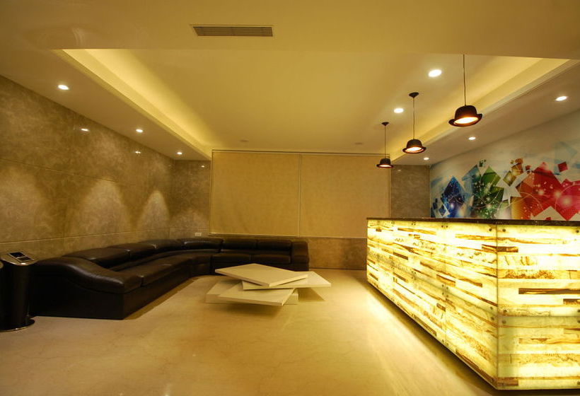 Hotel Oyo Premium Chappan Dukan Suites 20