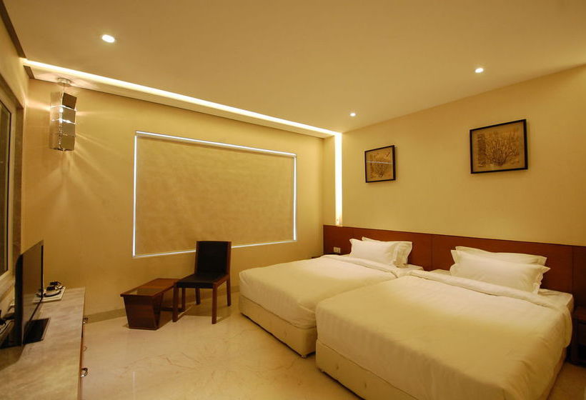 Hotel Oyo Premium Chappan Dukan Suites 3