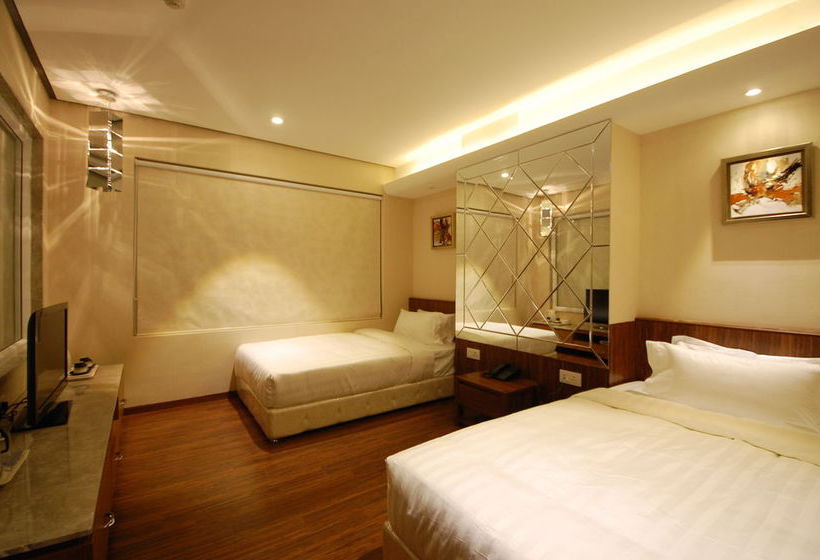 Hotel Oyo Premium Chappan Dukan Suites 6