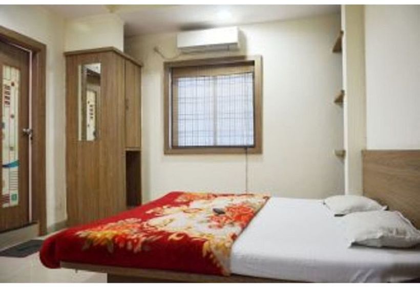 Hotel Vista Rooms at Tukoganj 2