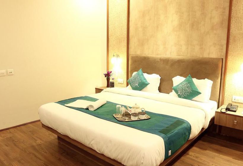 Hotel Oyo Premium Airport Vip Road 15