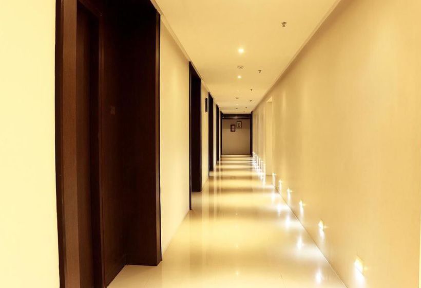 Hotel Oyo Premium Airport Vip Road 17