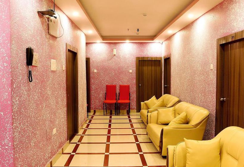 Hotel Oyo Rooms Airport Gate No 2 Bus Stop 11