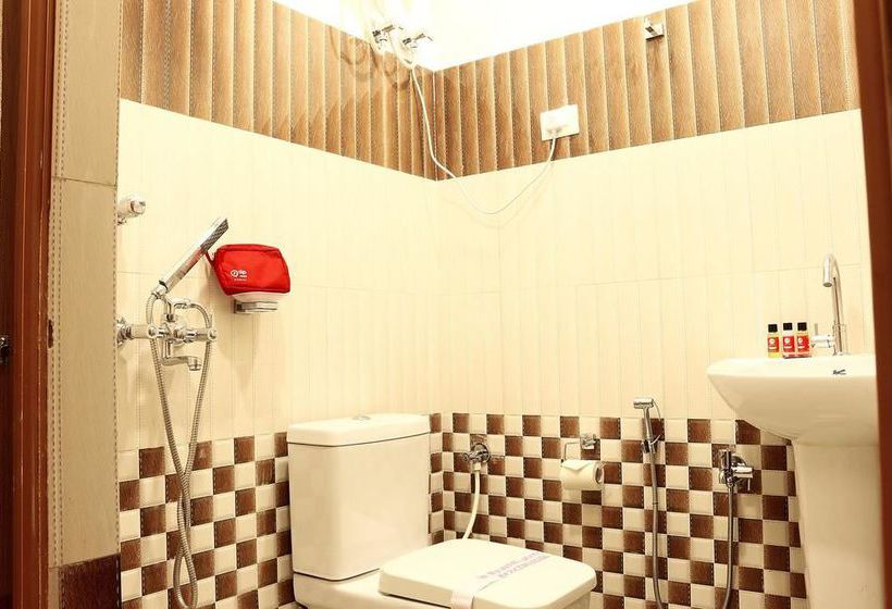 Hotel Oyo Rooms Airport Gate No 2 Bus Stop 13