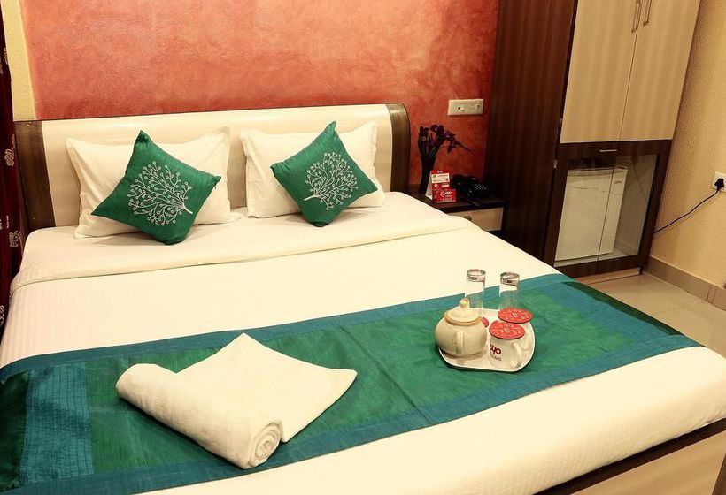 Hotel Oyo Rooms Airport Gate No 2 Bus Stop 8