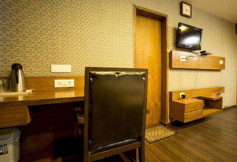 Hotel Oyo Premium Ashram Road II Gujarat