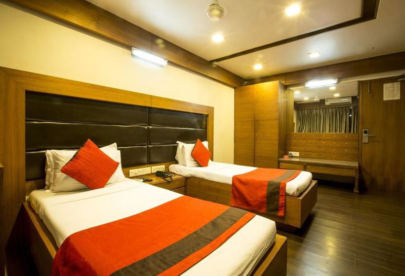 Hotel Oyo Premium Ashram Road II 2