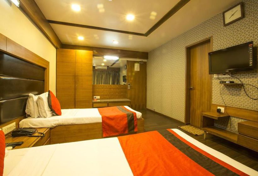 Hotel Oyo Premium Ashram Road II 3