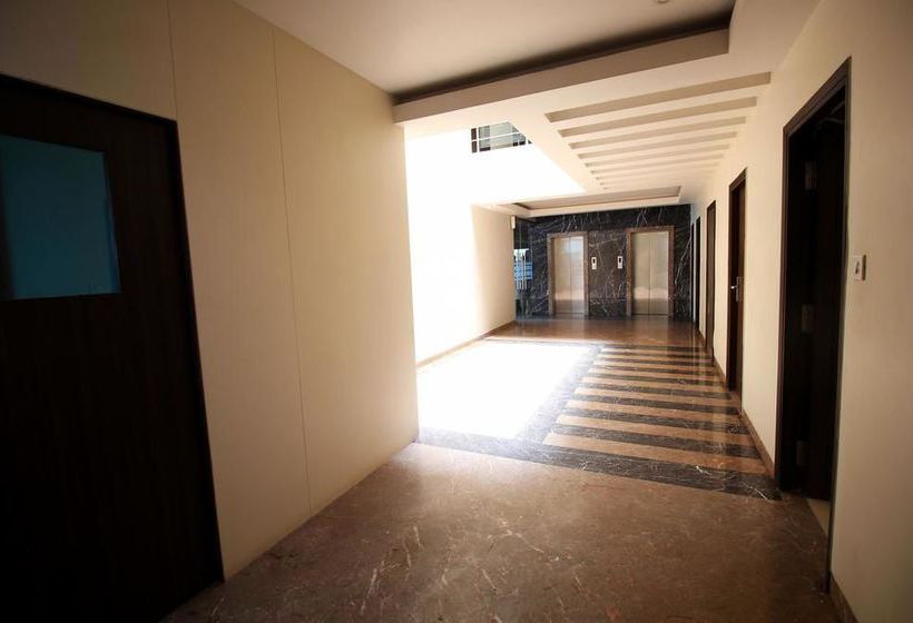 Hotel Oyo Rooms Sayajigunj 12