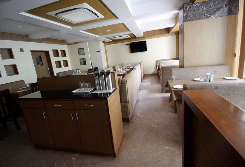 Hotel Oyo Rooms Sayajigunj 13