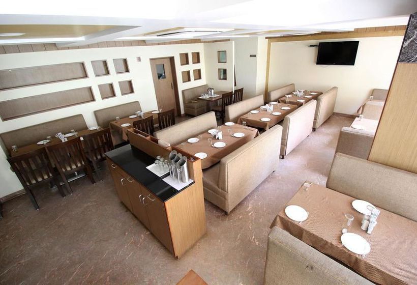 Hotel Oyo Rooms Sayajigunj 14