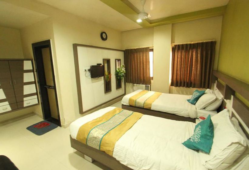 Hotel Oyo Rooms Opposite Railway Station 2 4
