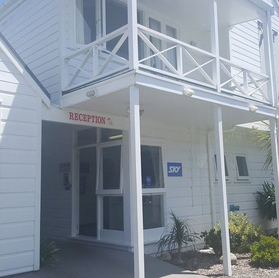 Hotel Hananui Lodge And Apartments 1