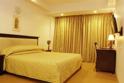 Hotel Ambience Executive 5