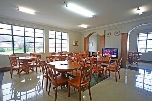 Eden Gardens Motel 8