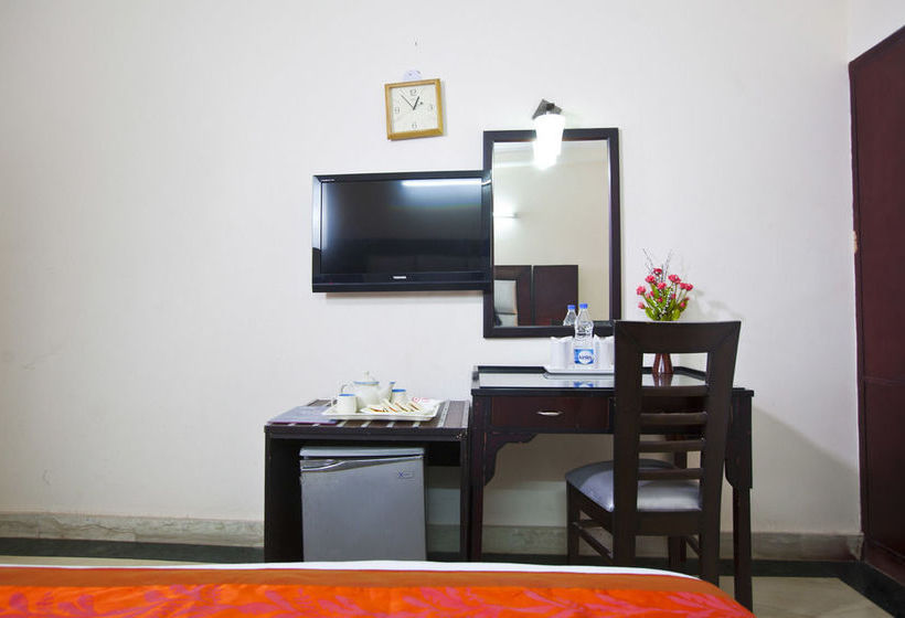 Hotel Oyo Rooms Sushant Lok A Block 8