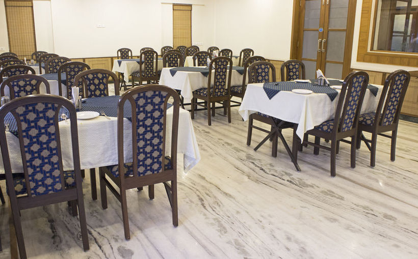 Hotel Oyo Premium Nagpur Airport 1