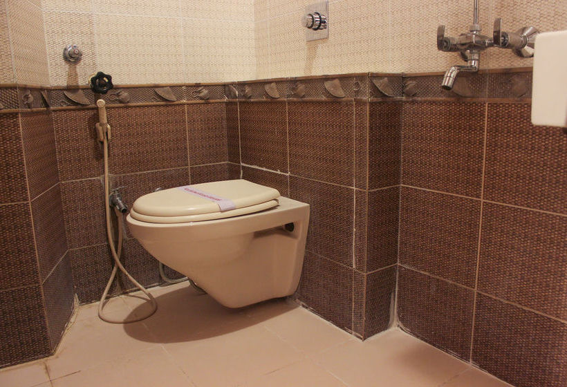 Hotel Oyo Premium Nagpur Airport 12