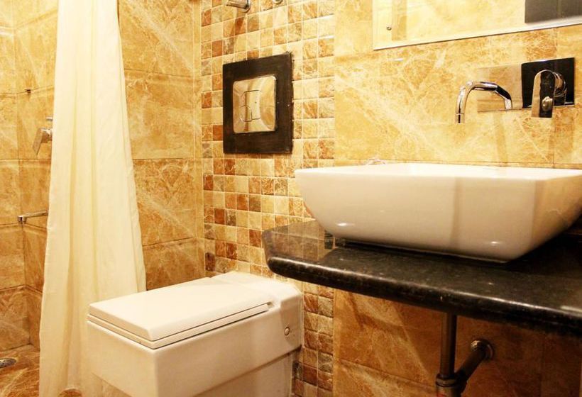 Hotel OYO Premium Camel's Back Road Kulri Mussoorie Uttarakhand