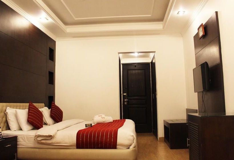 Hotel OYO Premium Camel's Back Road Kulri 17