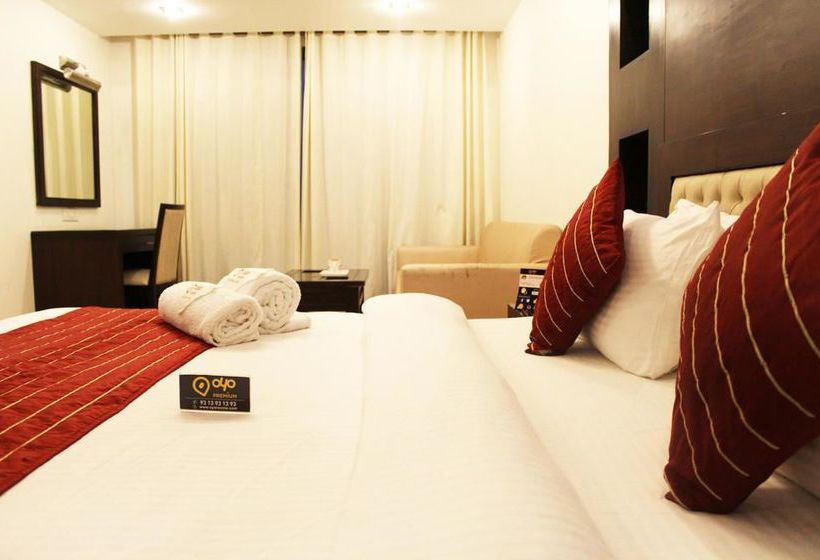 Hotel OYO Premium Camel's Back Road Kulri 19