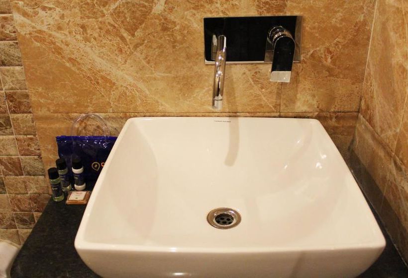 Hotel OYO Premium Camel's Back Road Kulri 4