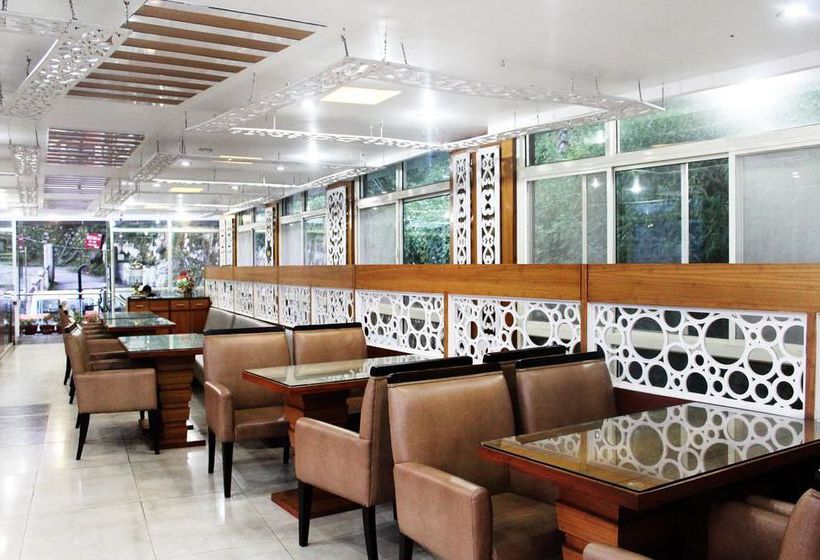 Hotel OYO Premium Camel's Back Road Kulri 5