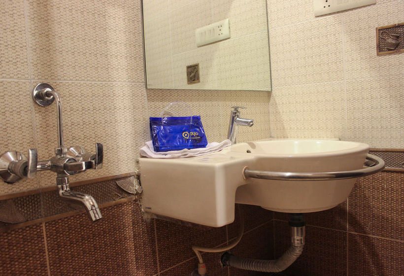 Hotel Oyo Premium Nagpur Railway Station