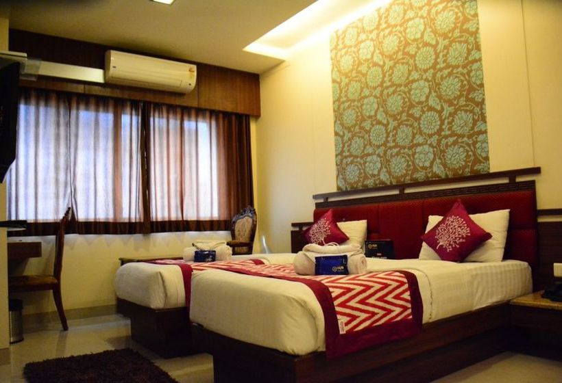 Hotel Oyo Premium Nashik Mumbai Highway 10