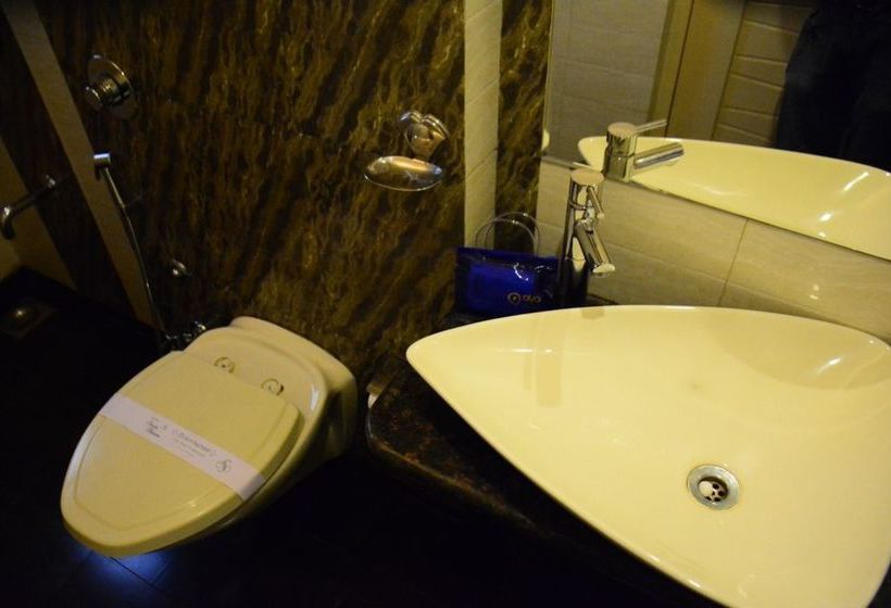 Hotel Oyo Premium Nashik Mumbai Highway 13