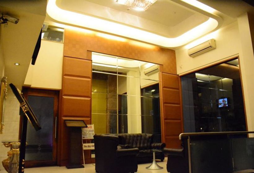 Hotel Oyo Premium Nashik Mumbai Highway 17