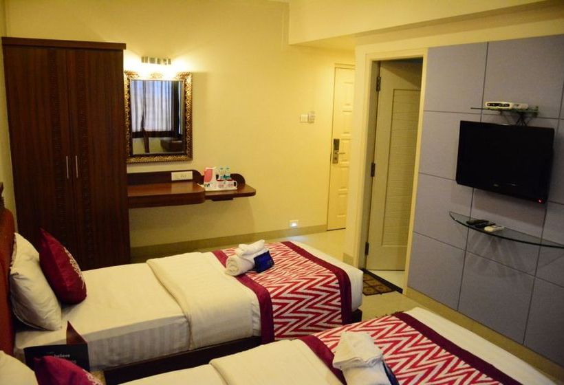 Hotel Oyo Premium Nashik Mumbai Highway 7