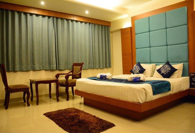 Hotel Oyo Premium Nashik Mumbai Highway 9