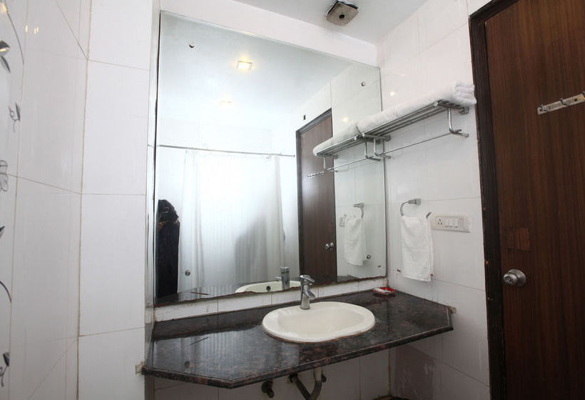 Hotel OYO Rooms Noida City Centre 196 10