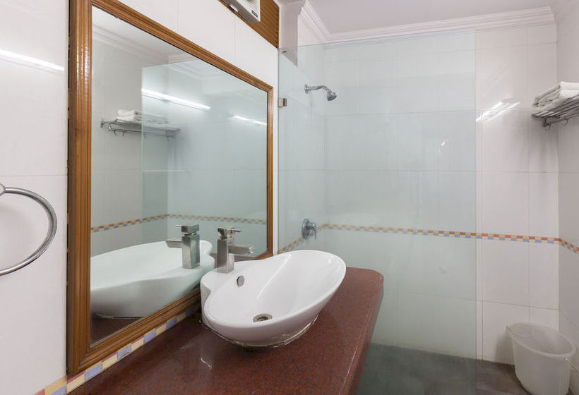 Hotel OYO Rooms Noida City Centre 196 13