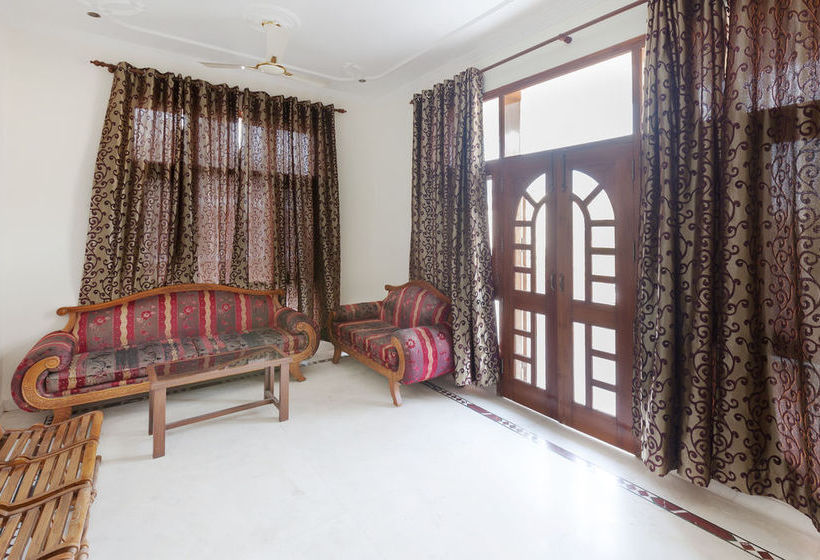 Hotel OYO Rooms Noida City Centre 196 5