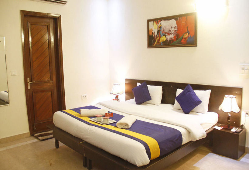 Hotel Oyo Rooms Noida City Centre 208 1