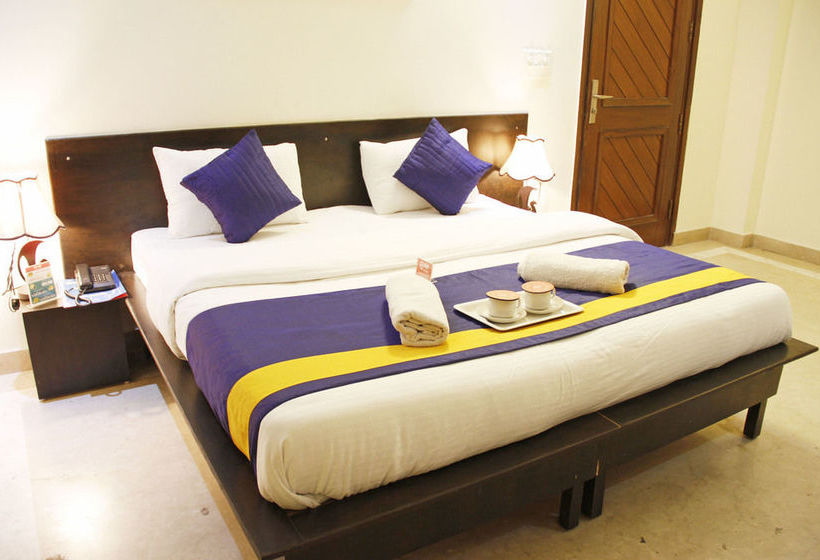 Hotel Oyo Rooms Noida City Centre 208 12