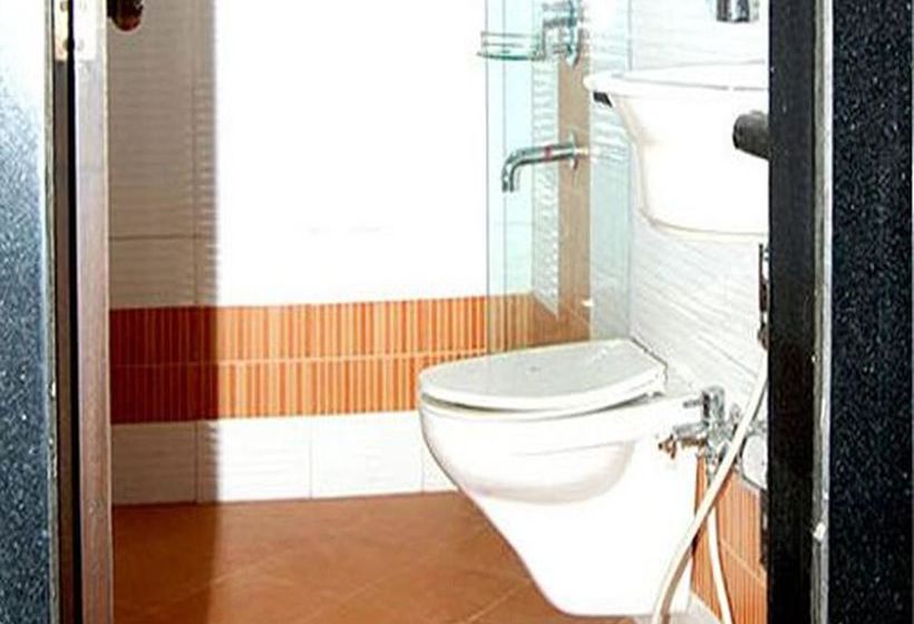 Hotel Oyo Rooms Military Road Marol 1 17