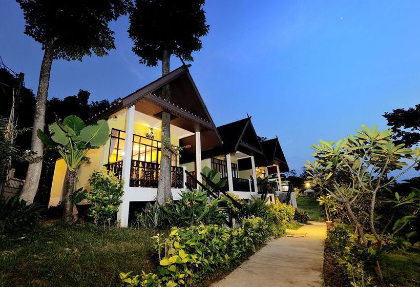 Phi Phi Chang Grand Resort & Spa 1