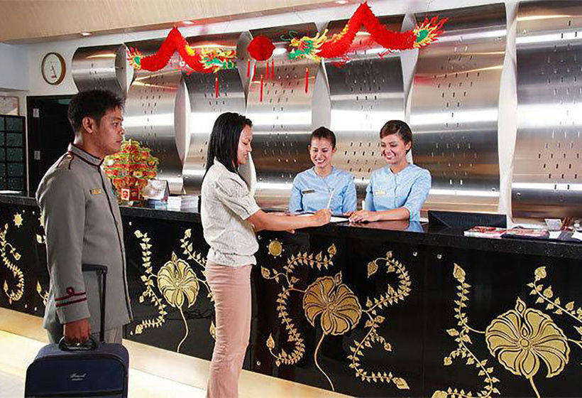 Hotel Golden Crown Grand